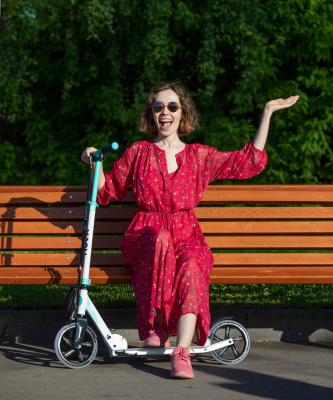 БЕЗ УПАКОВКИ Самокат 2-колесный Marvellous 200 мм, белый/коралловый