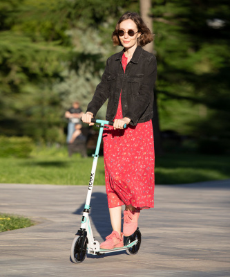 БЕЗ УПАКОВКИ Самокат 2-колесный Marvellous 200 мм, белый/коралловый