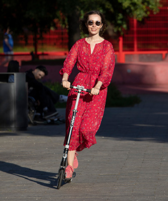 БЕЗ УПАКОВКИ Самокат 2-колесный Marvellous 200 мм, белый/коралловый